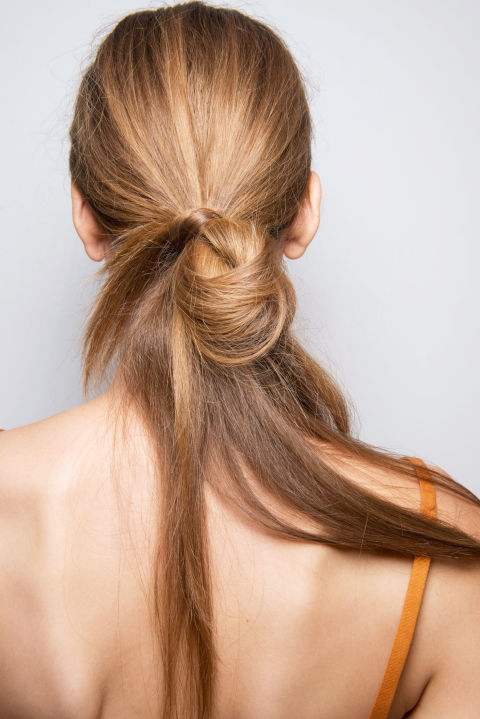 trendy side pony tails for spring summer 2020