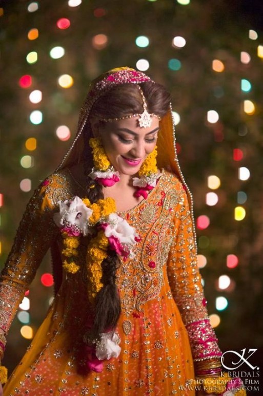 Popular Bridal Mehndi Dresses 2021 Beautiful Designs ...