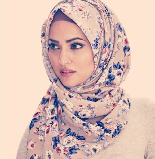 Flowwery Hijab Style