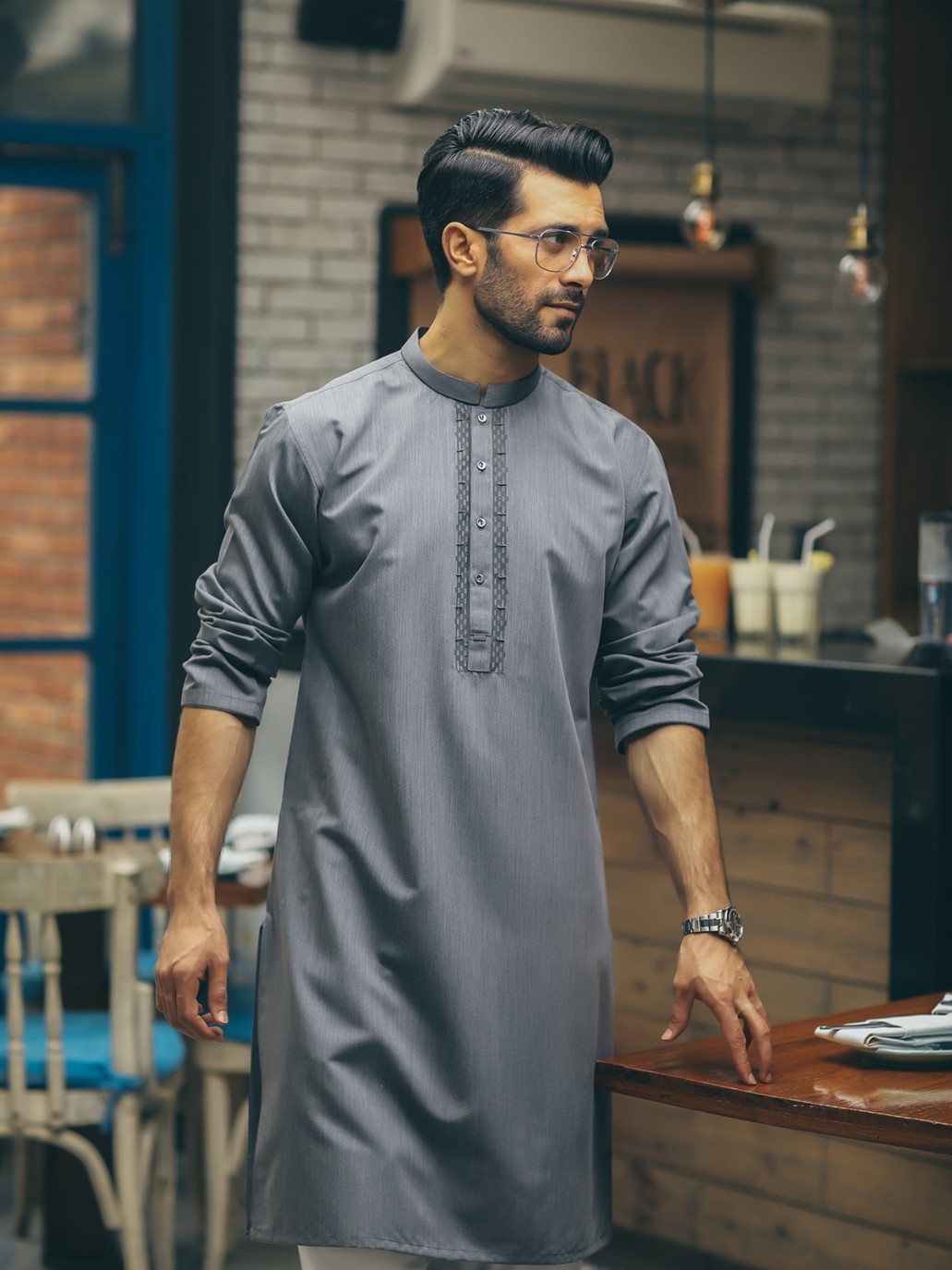 What is the difference between a Kurta and a Kurti? | Zawaj.com
