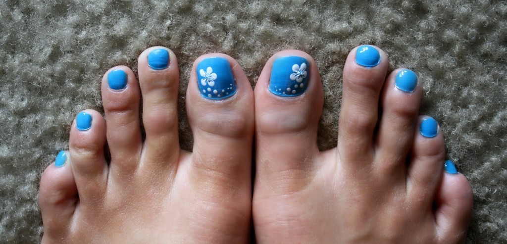 Blue with White Flower Pedicure