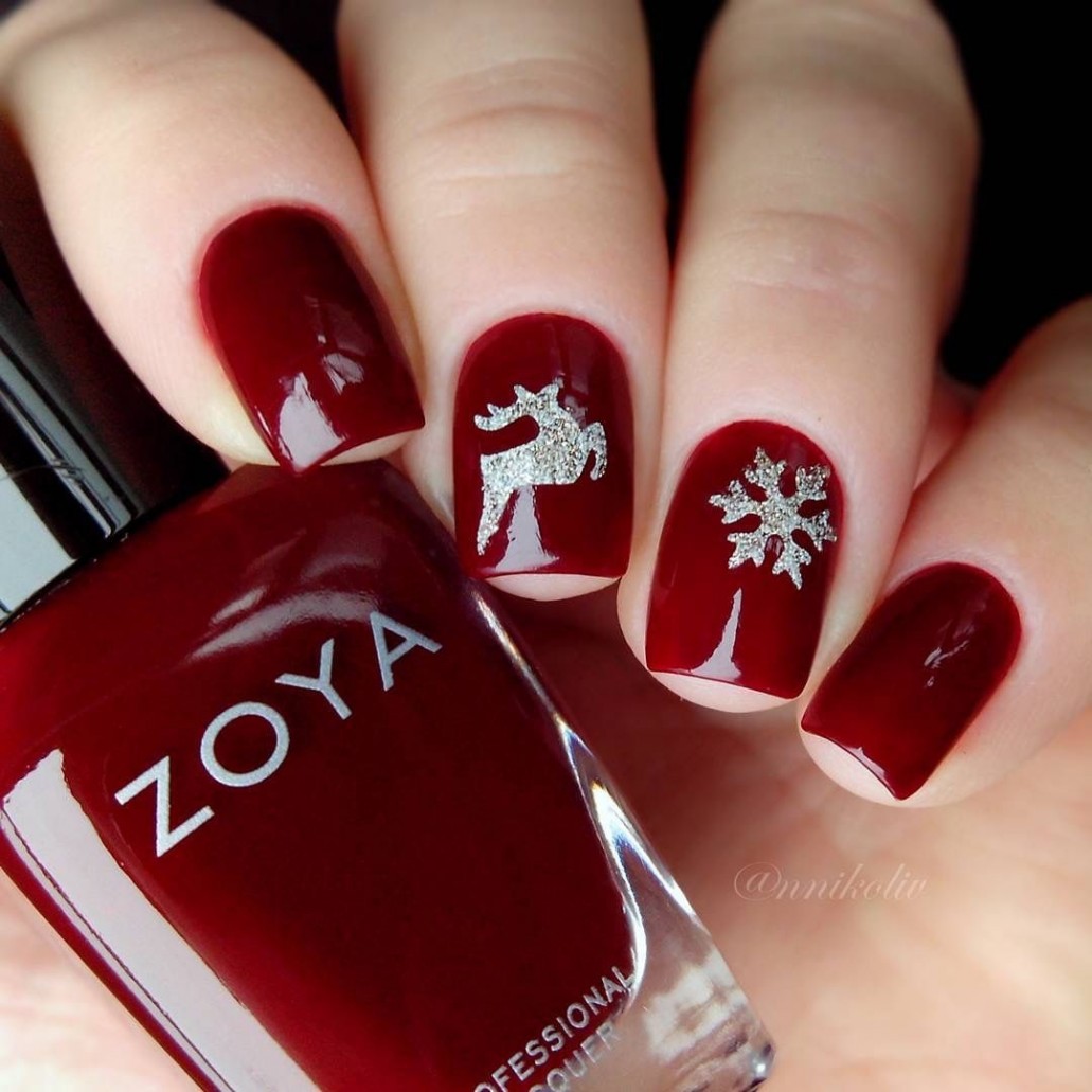 Elegant Christmas Nail Art Ideas