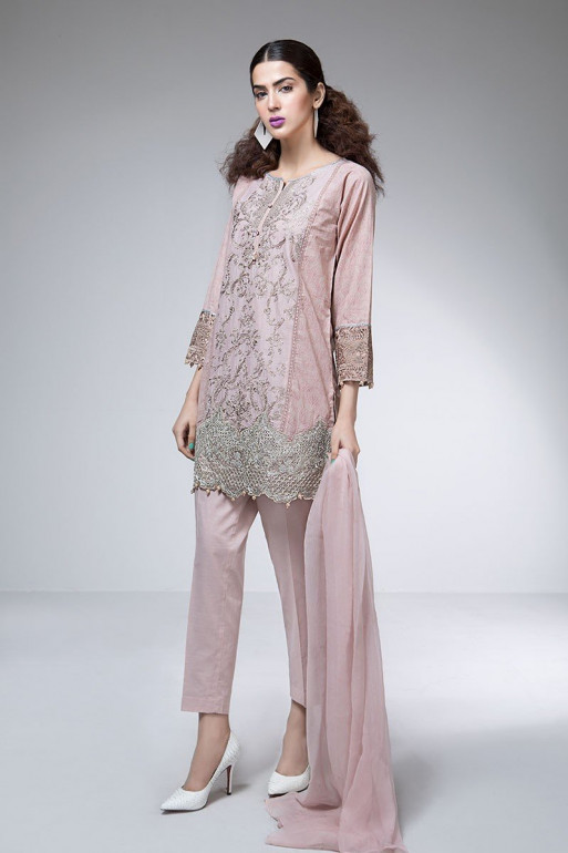 Beautiful Stitching Styles 2023 of Pakistani Dresses - StyleGlow.com