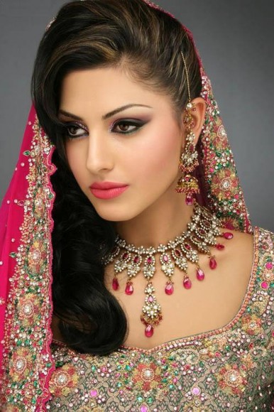 New Pakistani Bridal Hairstyles to Look Stunning  FashionGlint