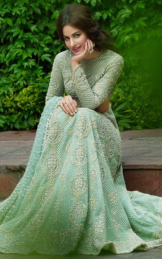 Best Bridal Dresses Color Combination in Pakistan 2021 - StyleGlow.com