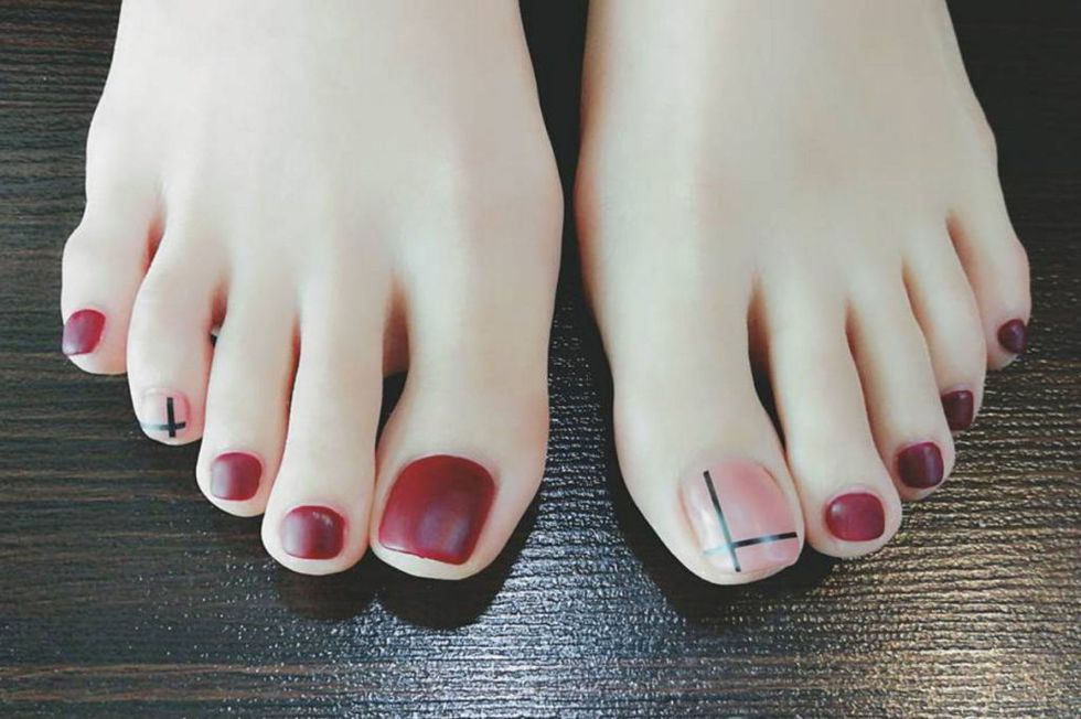 Simple Red Pedicure Art