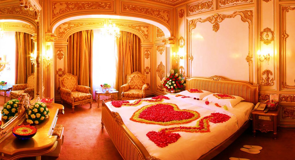 Pakistani Bridal  Room  Decoration  2019 for Wedding  Night 