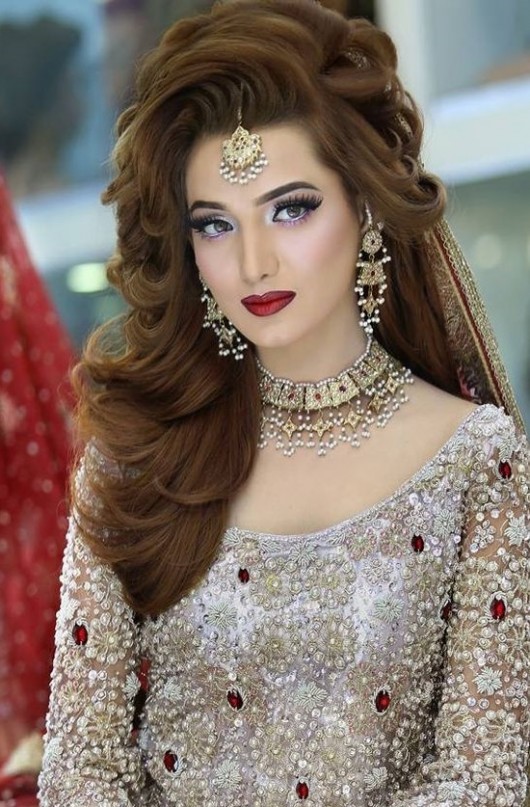 Best Pakistani Bridal Hairstyles 2023 for Wedding - StyleGlow.com