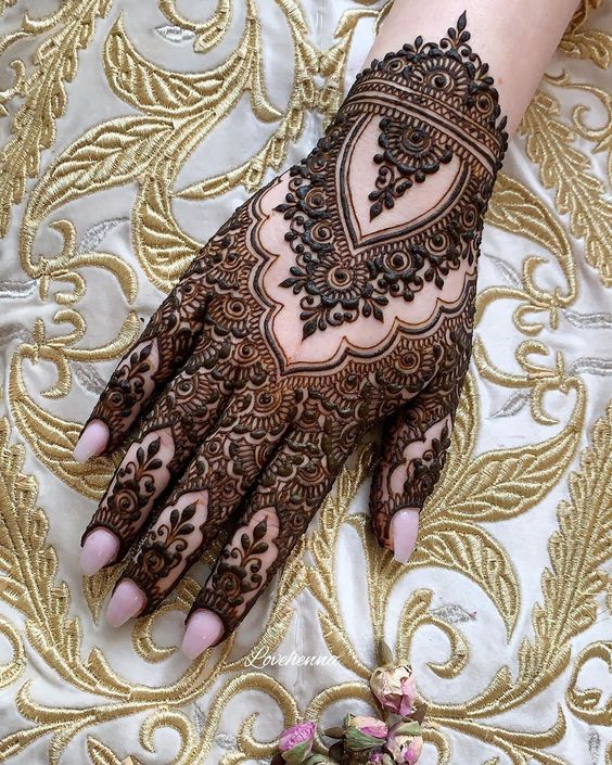 Beautiful EID mehndi design