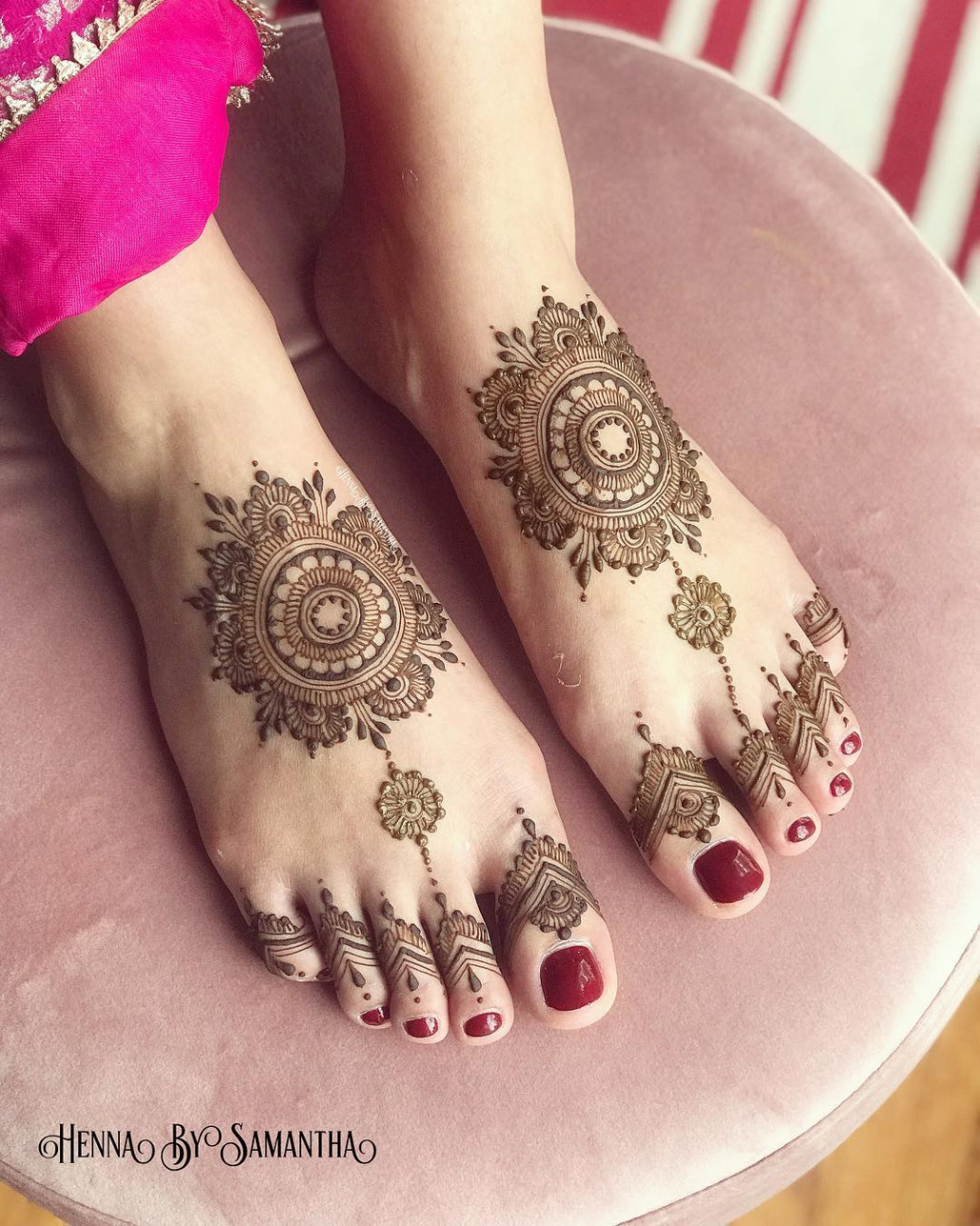 15 Anklet Mehndi Designs That You Will Love 2023